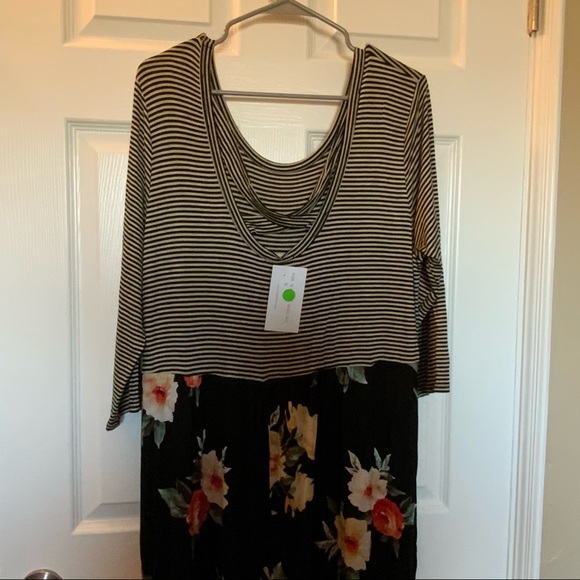 NWT Plus Size Maxi with pockets - Picture 3 of 5